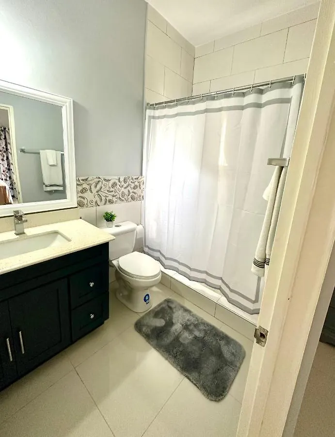 2 Love Birds Abode 3 Minutes To Beach Falmouth Jamaika